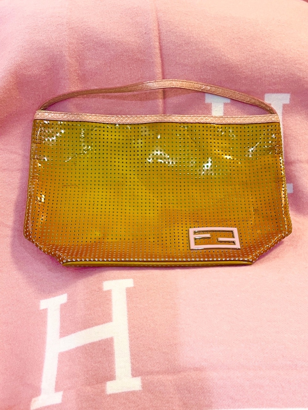 FENDI🌟Golden-yellow neon green Patent Perforated Shoulder Bag with Pink! - Picture 3 of 14
